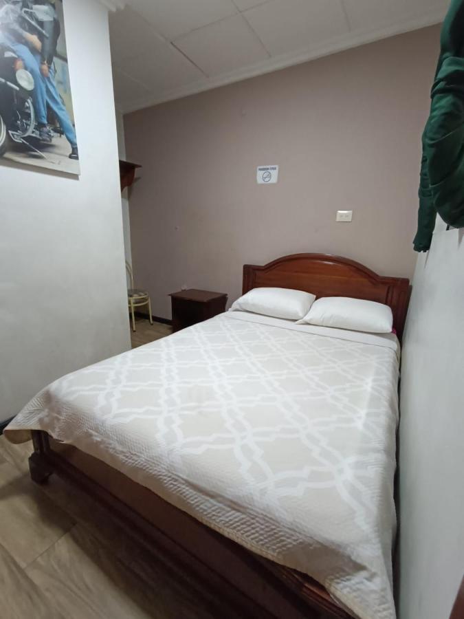 Hostal Alborada Куэнка Экстерьер фото